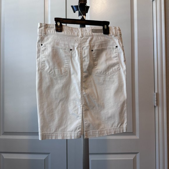 Zara White Denim Mini Skirt - Picture 2 of 5